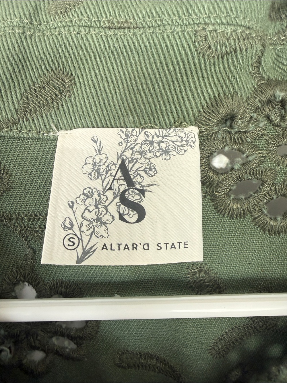 NWT Altar'd State Renesme Denim Eyelet Jacket in olive green Small - Picture 2 of 10